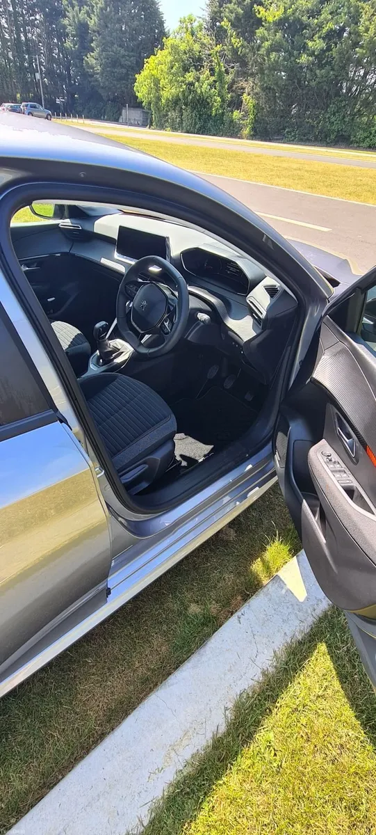 Peugeot 208 2023 - Image 3