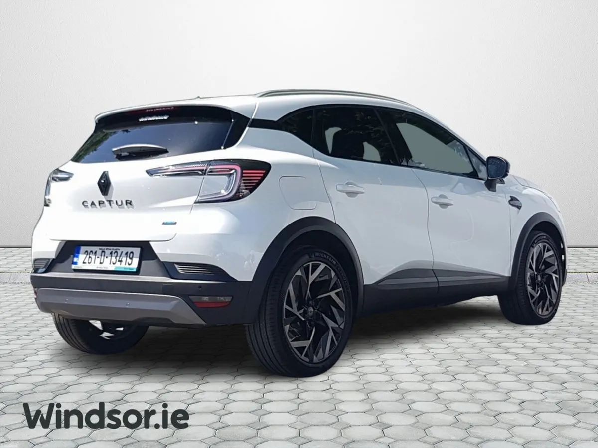 Renault Captur esprit alpine E-Tech 160 Auto E06X - Image 3