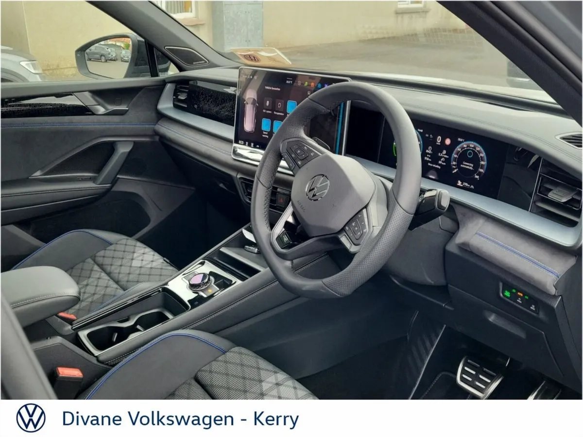 Volkswagen Tayron R LINE 75 1.5 TSI 204HP PHEV BLK - Image 4