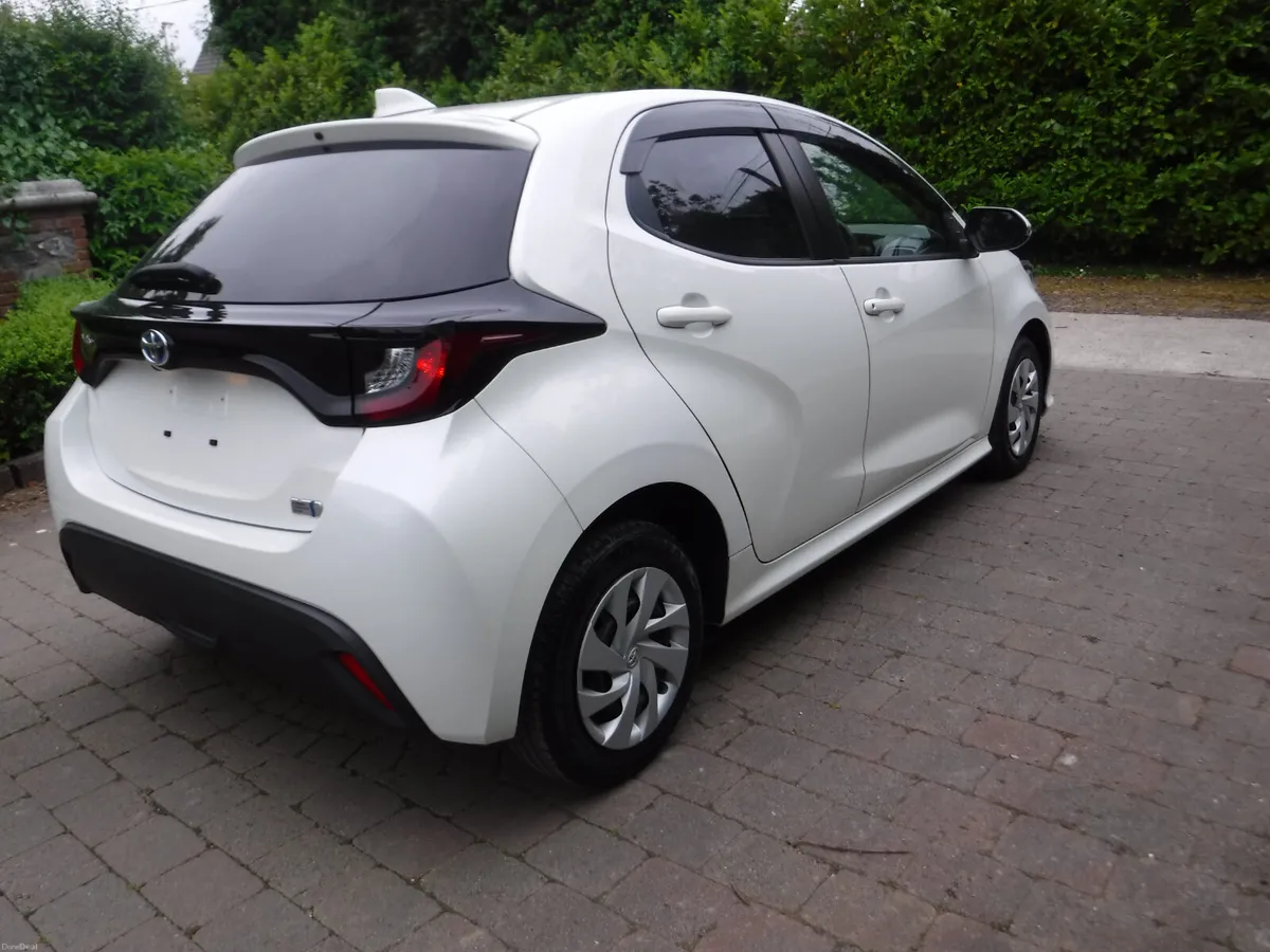 TOYOTA YARIS 1.5 AUTO HYBRID ANDROID+CARPLAY - Image 3