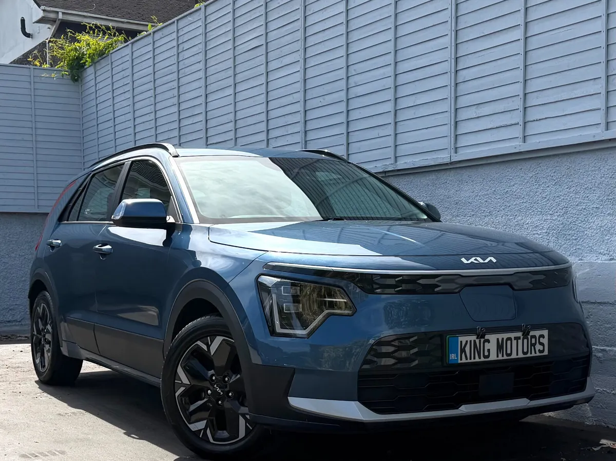 Kia e-Niro 2023 2 EV / 65KWH / ONE OWNER - Image 1