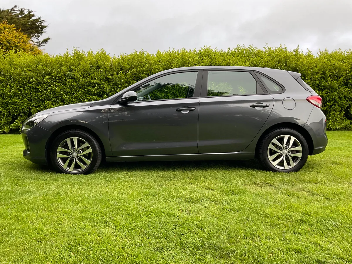 2017 Hyundai i30 1.6 SE NAV - Image 5