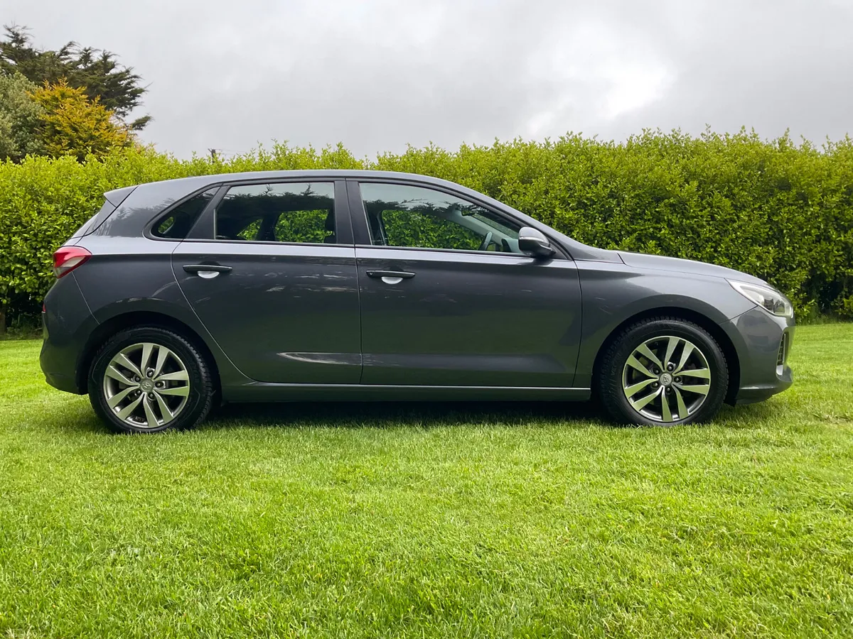 2017 Hyundai i30 1.6 SE NAV - Image 4