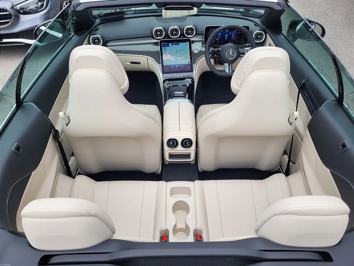 Mercedes-Benz CLE CLE220d COUPE CABRIOLET AMG LINE - Image 4
