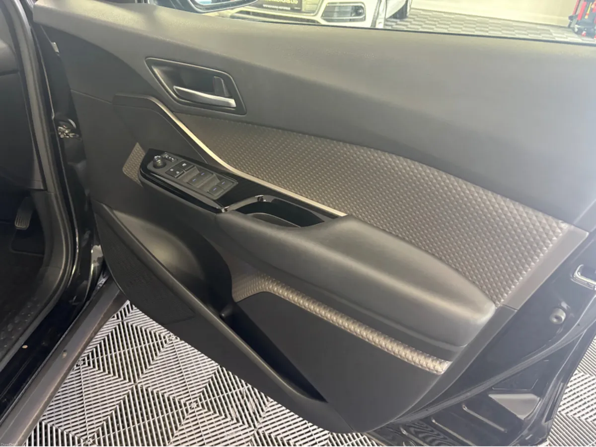 Toyota C-HR TOYOTA CHR PETROL HYBRID 1.8*REVERSE C - Image 6