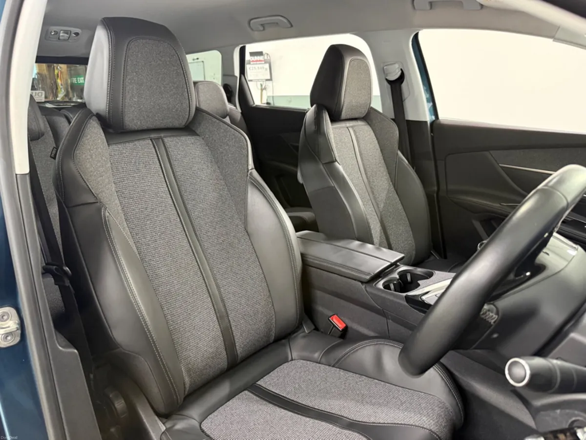 Peugeot 5008 **ALLURE**APPLE CAR PLAY / ANDROID AU - Image 6