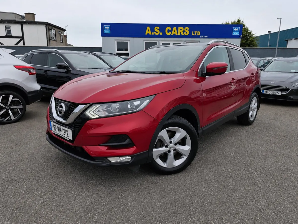 Nissan Qashqai 1.5 SV ** PANORAMIC ROOF ** REAR CA - Image 2