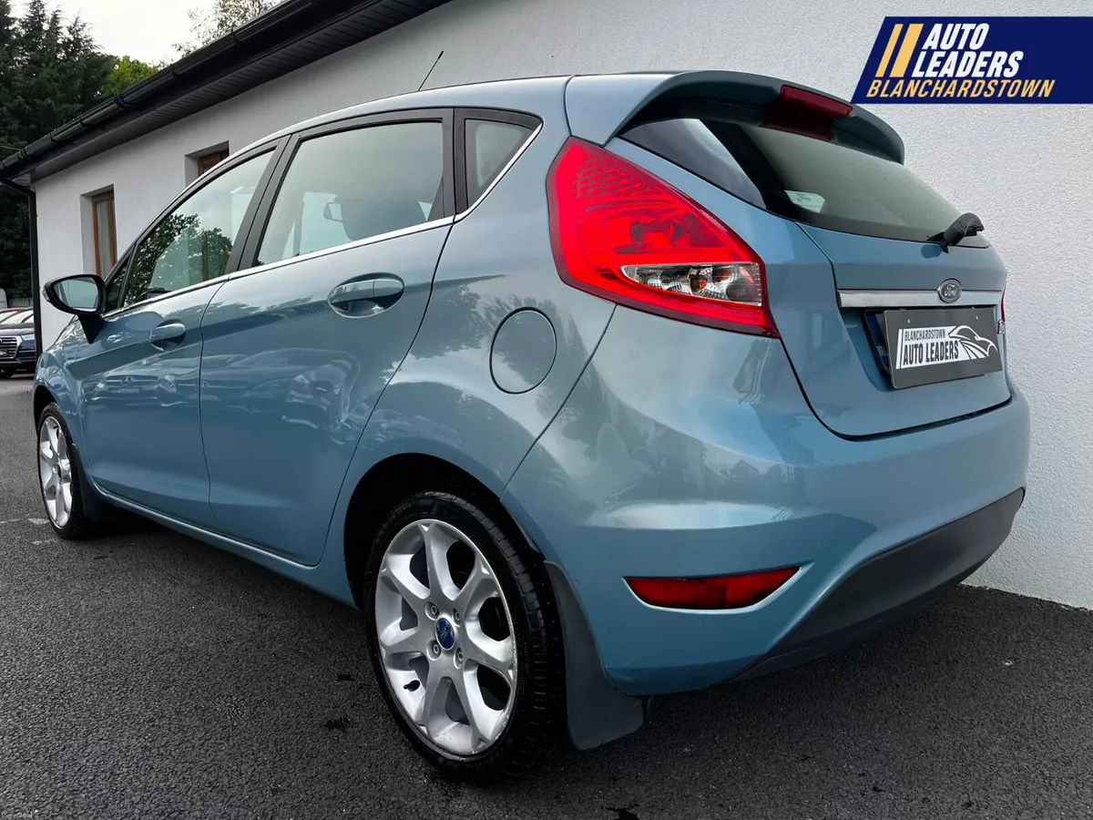 FORD FIESTA TITANIUM 1.25 82PS LOW KM - Image 4