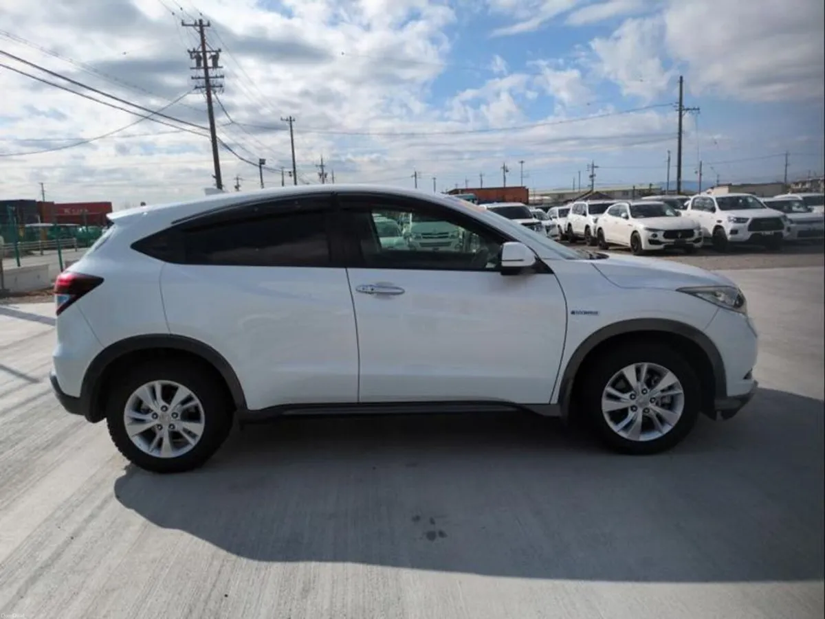 Honda Vezel Hybrid X - Image 4
