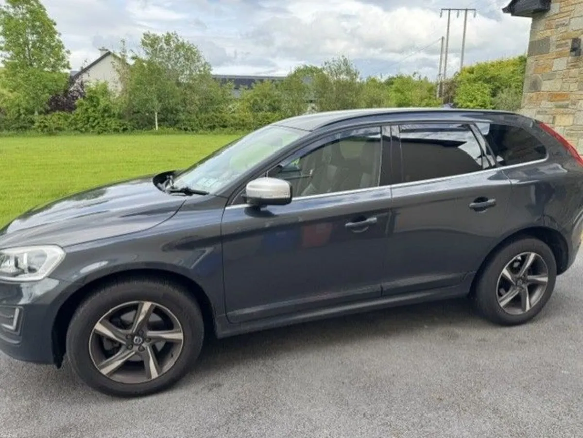 2016 Volvo XC60 D4 R-Design - Image 4