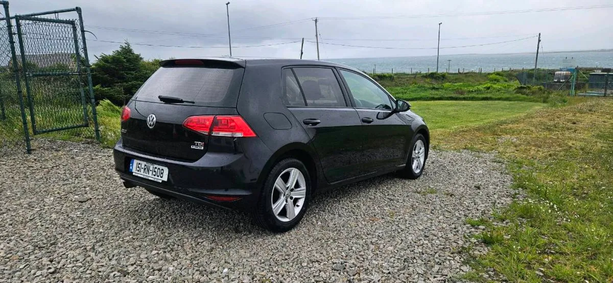 2015 Volkswagen Golf - Image 2