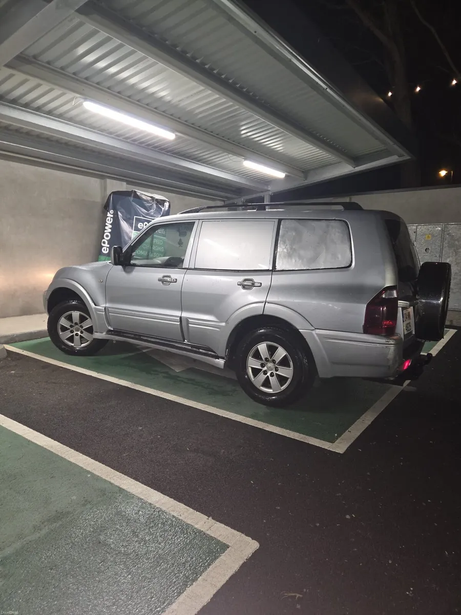 Mitsubishi pajero - Image 5