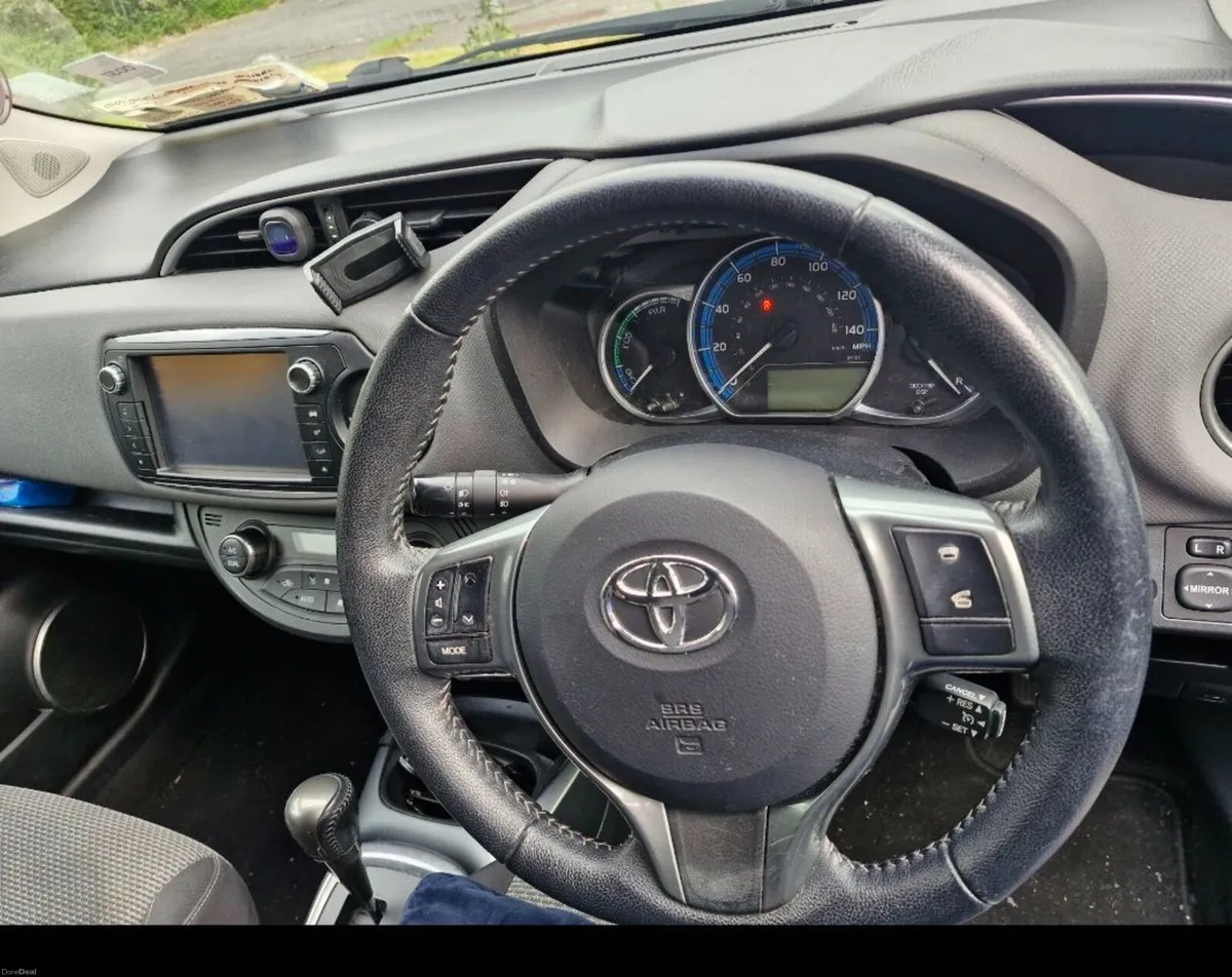Toyota Yaris 2016 - Image 4