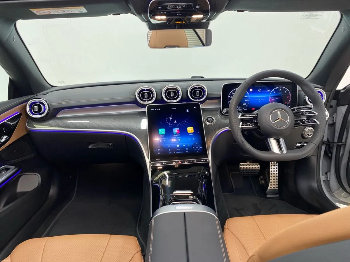 Mercedes-Benz CLE CLE 220 D CABRIOLET AMG LINE - Image 4