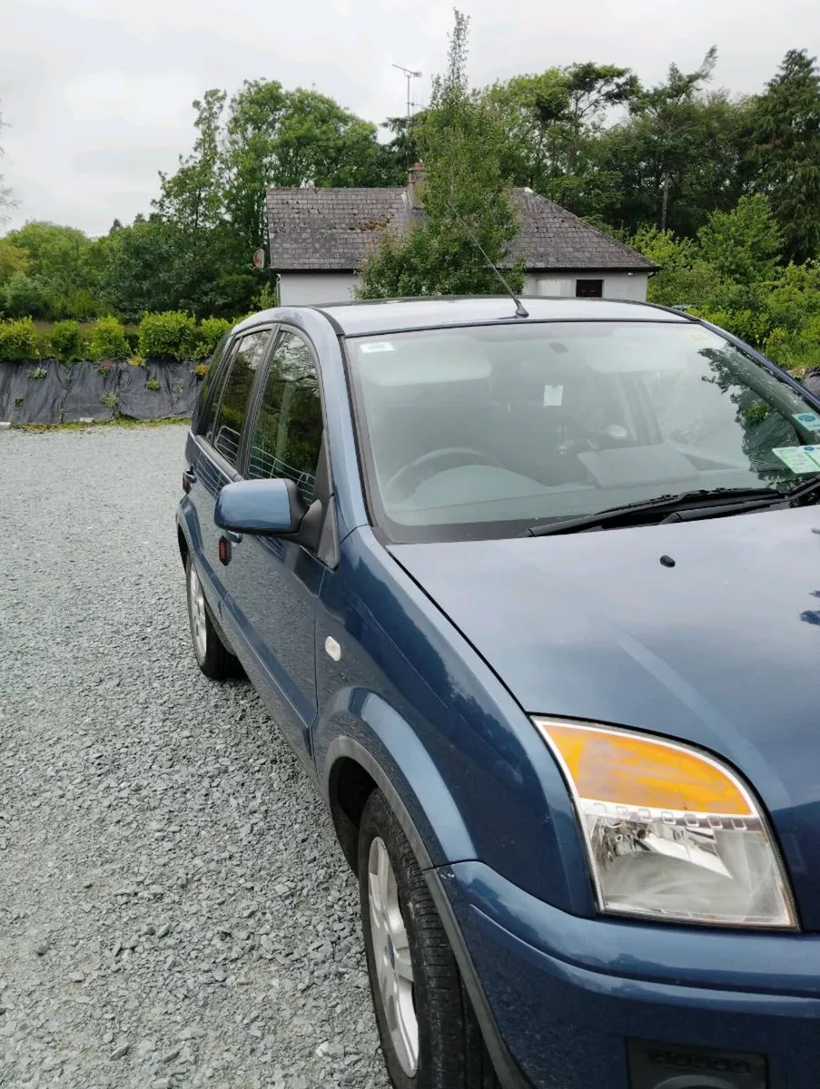 Car ford fusion very low mileage - Image 2