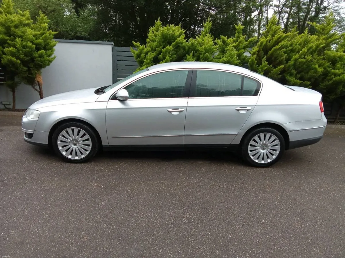 Volkswagen Passat - Image 2