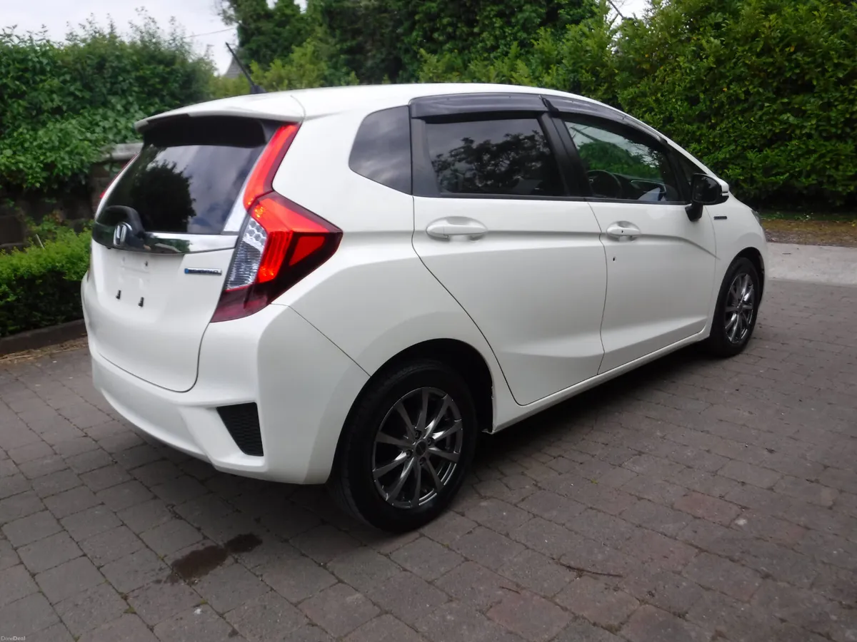 HONDA FIT 1.5 AUTO HYBRID ANDROID+CARPLAY - Image 3