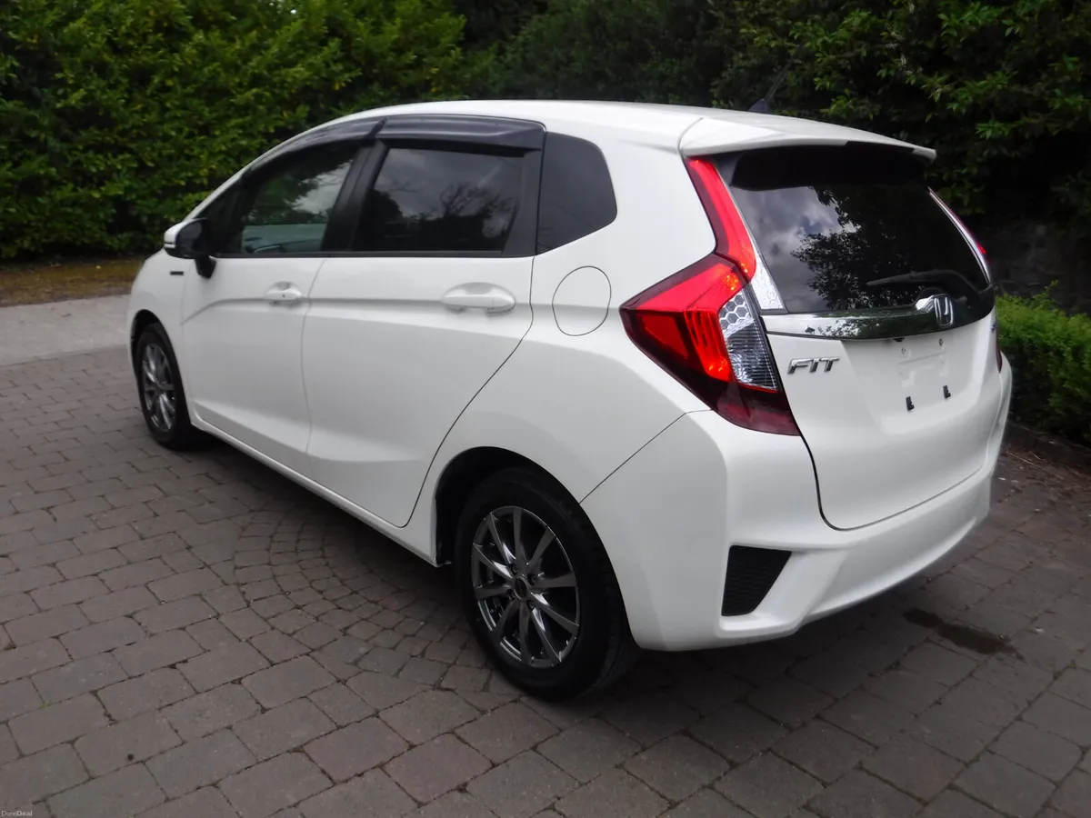 HONDA FIT 1.5 AUTO HYBRID ANDROID+CARPLAY - Image 4