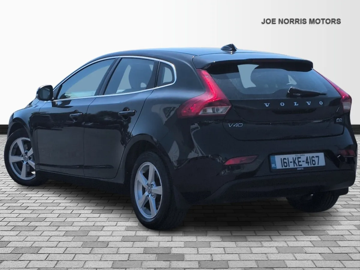 Volvo V40 D2 SE 5DR *Cream Leather *Reversing Came - Image 3