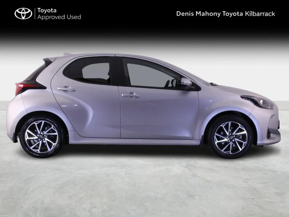 Toyota Yaris HYBRID L/SPORT - Image 3
