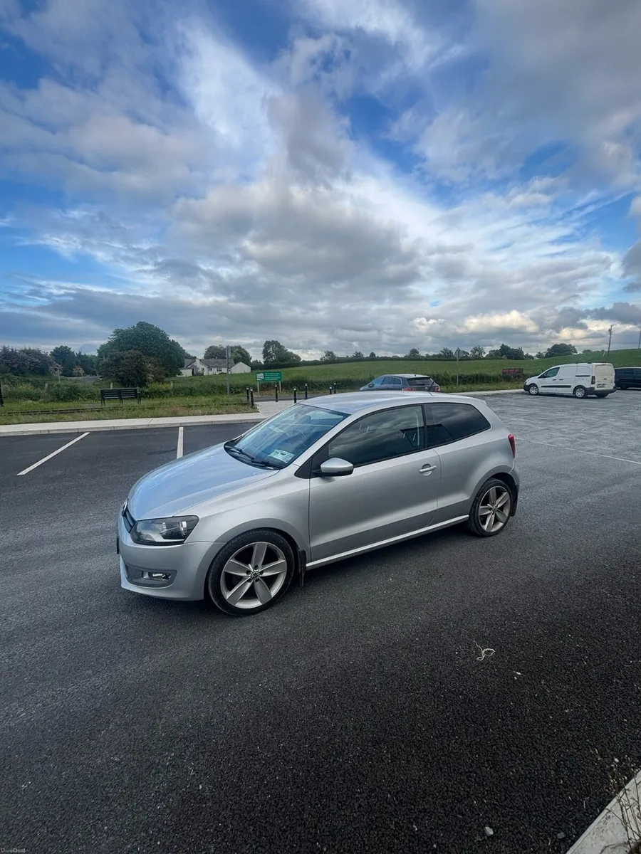 2010 VW POLO AUTO 1.4 PETROL - Image 2
