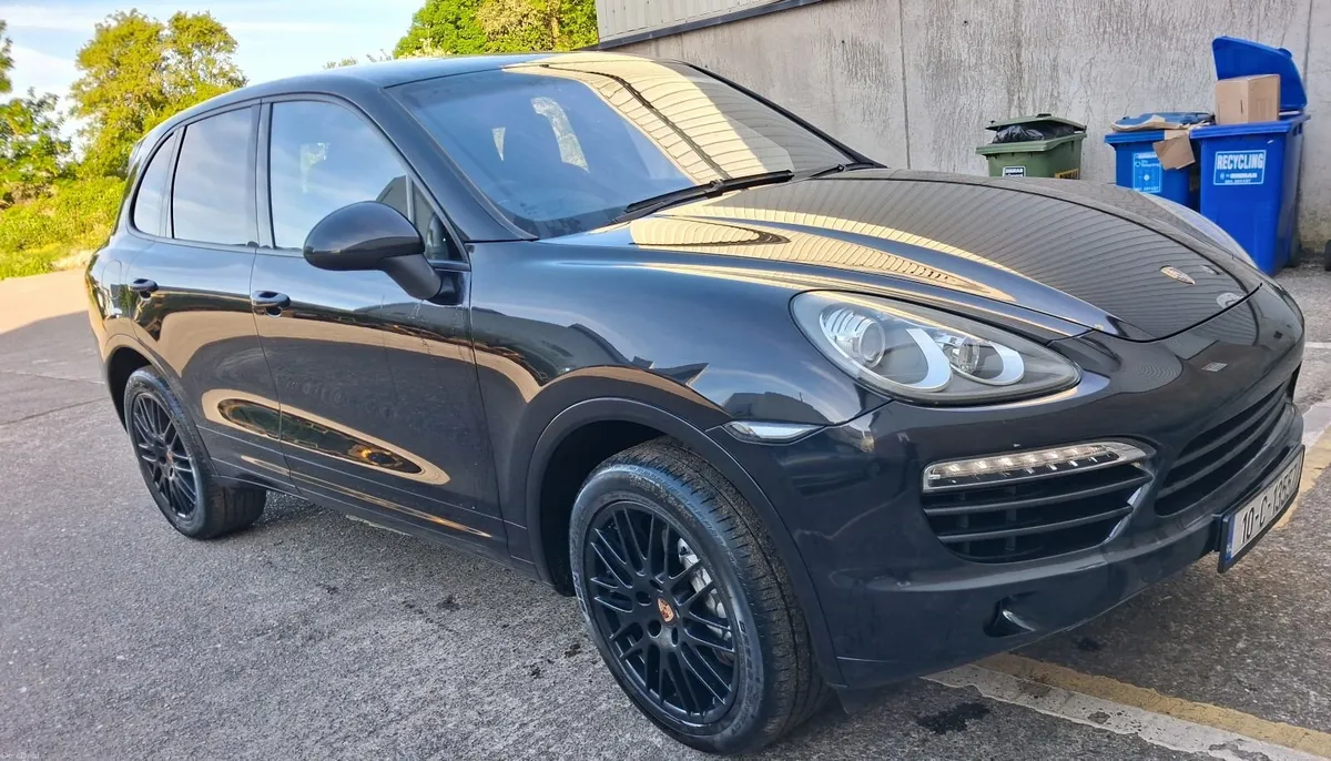 Porsche Cayenne 2010, N1, 5 seat commercial - Image 3