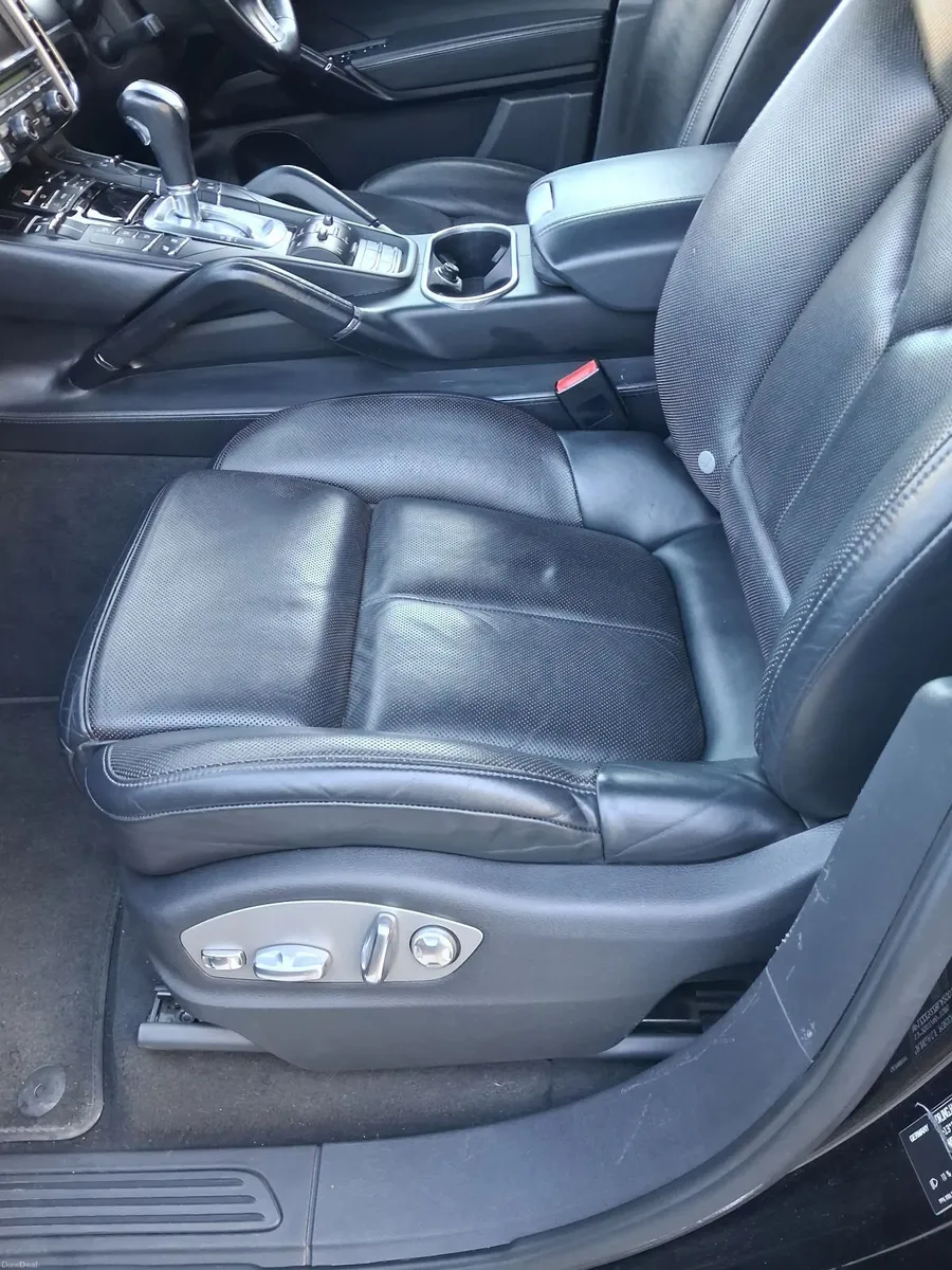 Porsche Cayenne 2010, N1, 5 seat commercial - Image 6