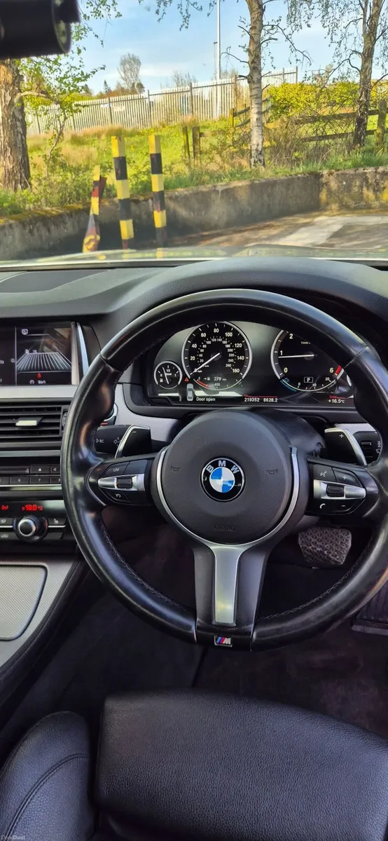 BMW 5-Series 2015 - Image 4