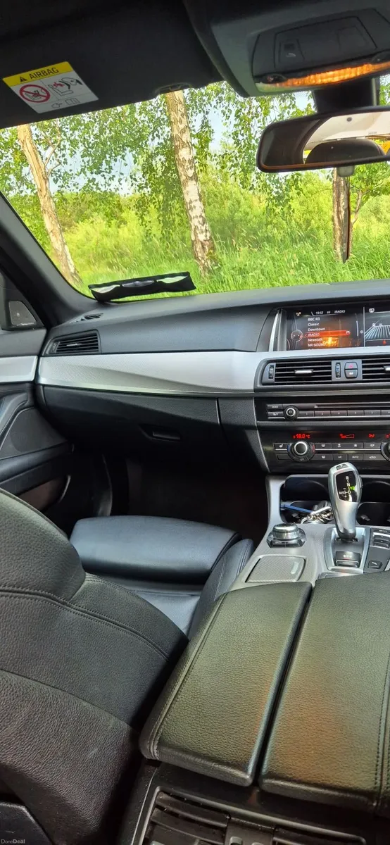 BMW 5-Series 2015 - Image 3