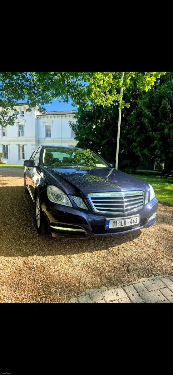 Mercedes-Benz E-Class 2011 - Image 2