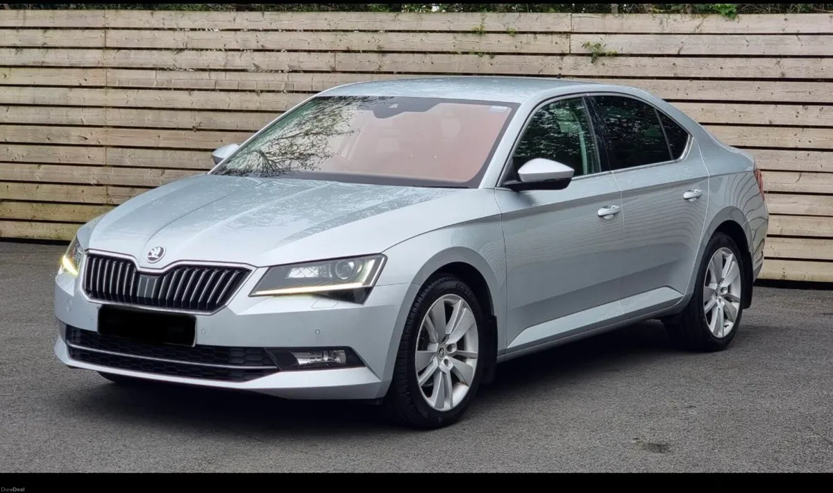 Skoda Superb L&K 2.0TDI 190bhp 4WD DSG - Rare Spec - Image 4
