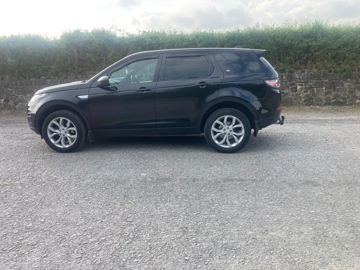 Land Rover Discovery Sport 2018 - Image 4