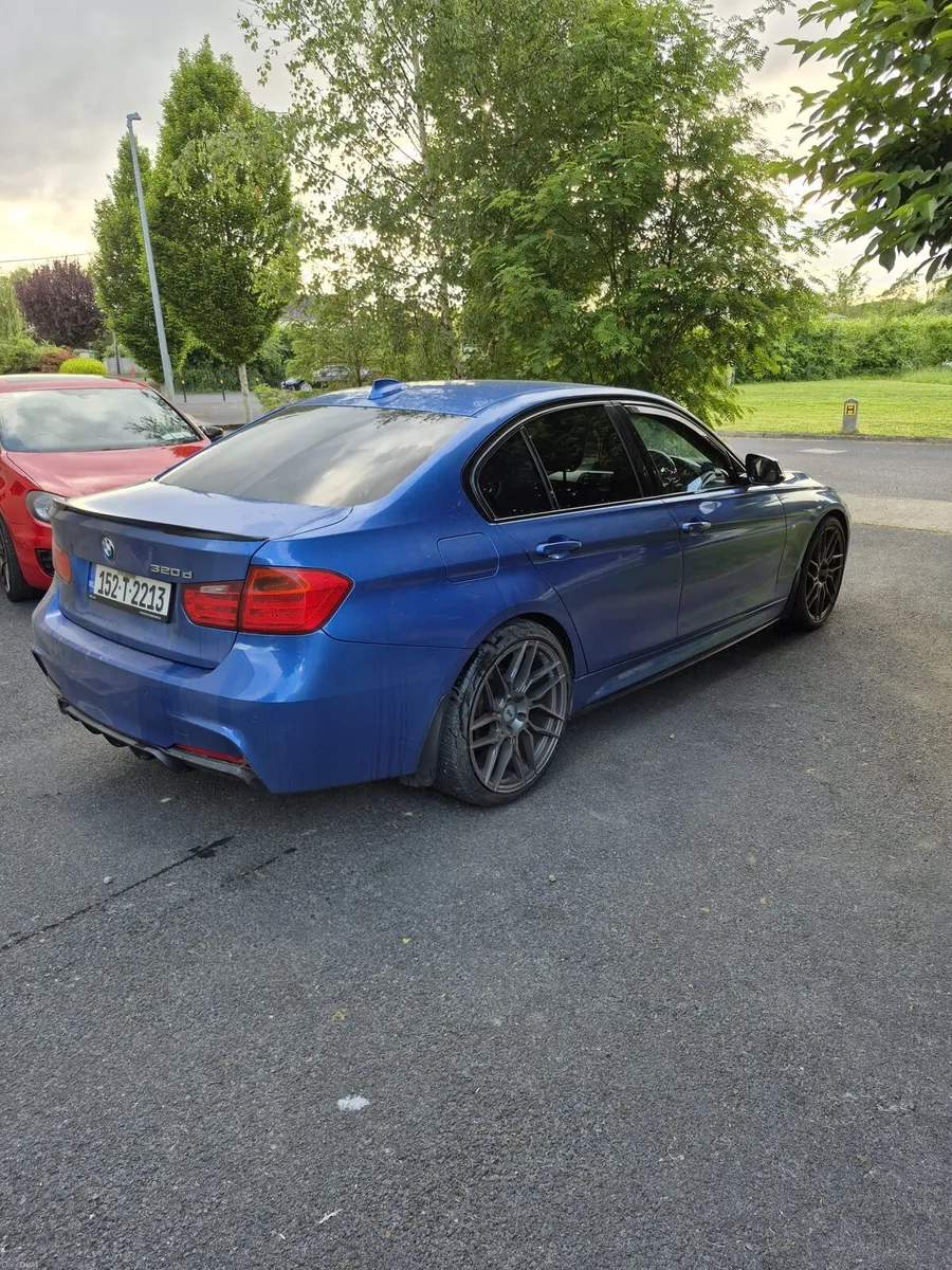 BMW 3 Series - Image 2