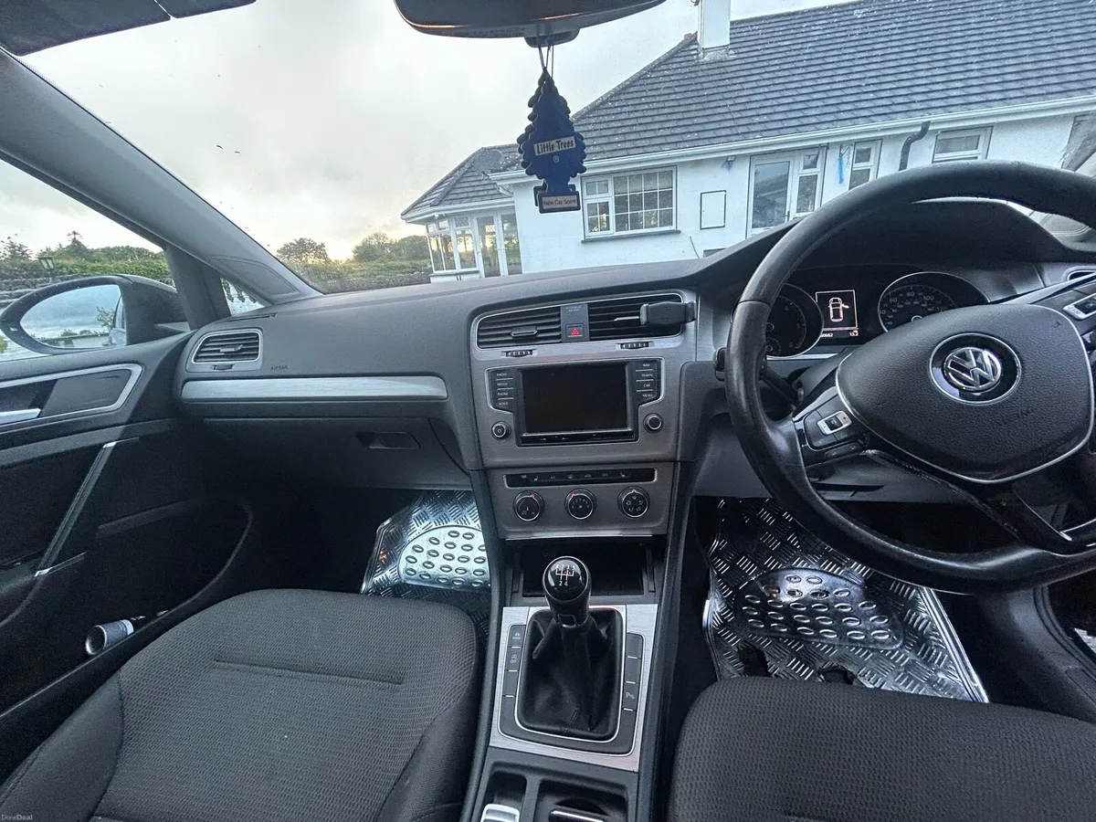 VW Golf - Image 4
