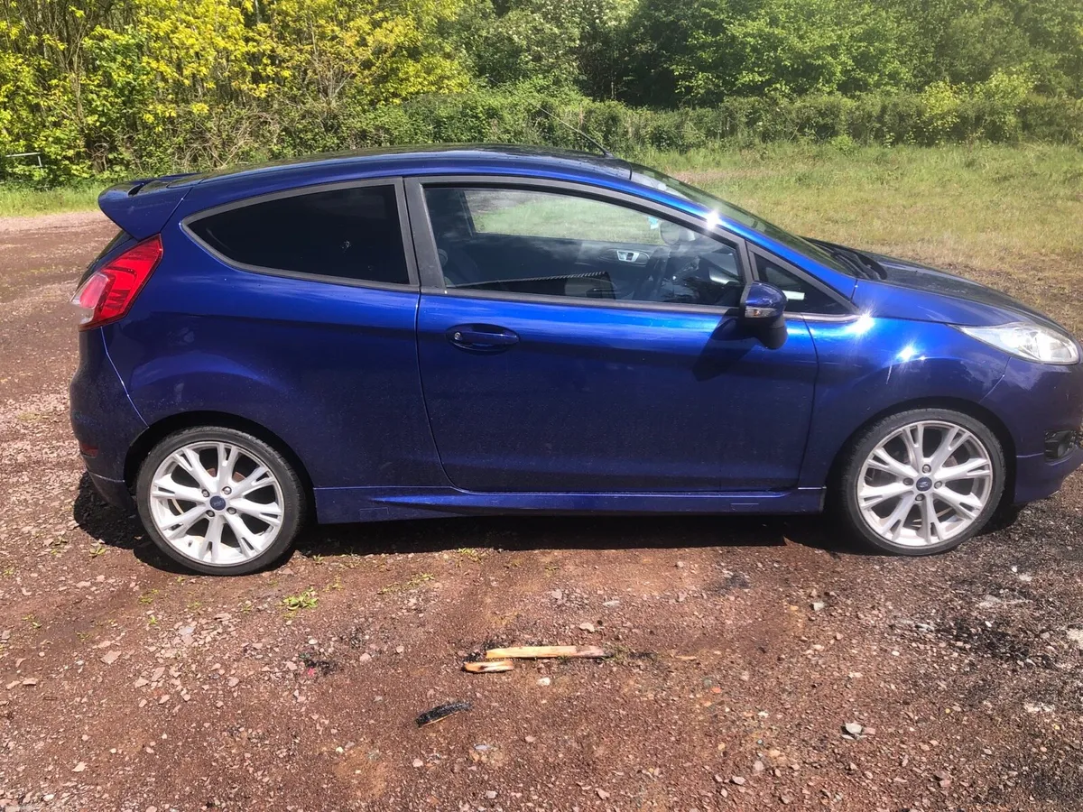 Ford fiesta - Image 4
