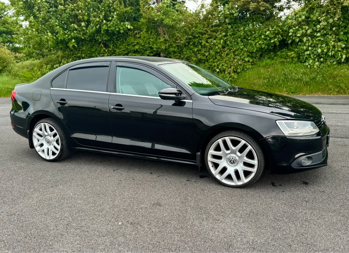 2011 Volkswagen Jetta 1.6 Tdi Dsg Highline - Image 1
