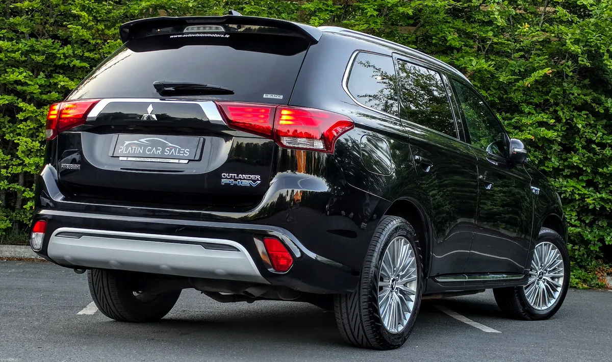 🔥 2019 Mitsubishi Outlander 2.4 PHEV Automatic 4W - Image 6