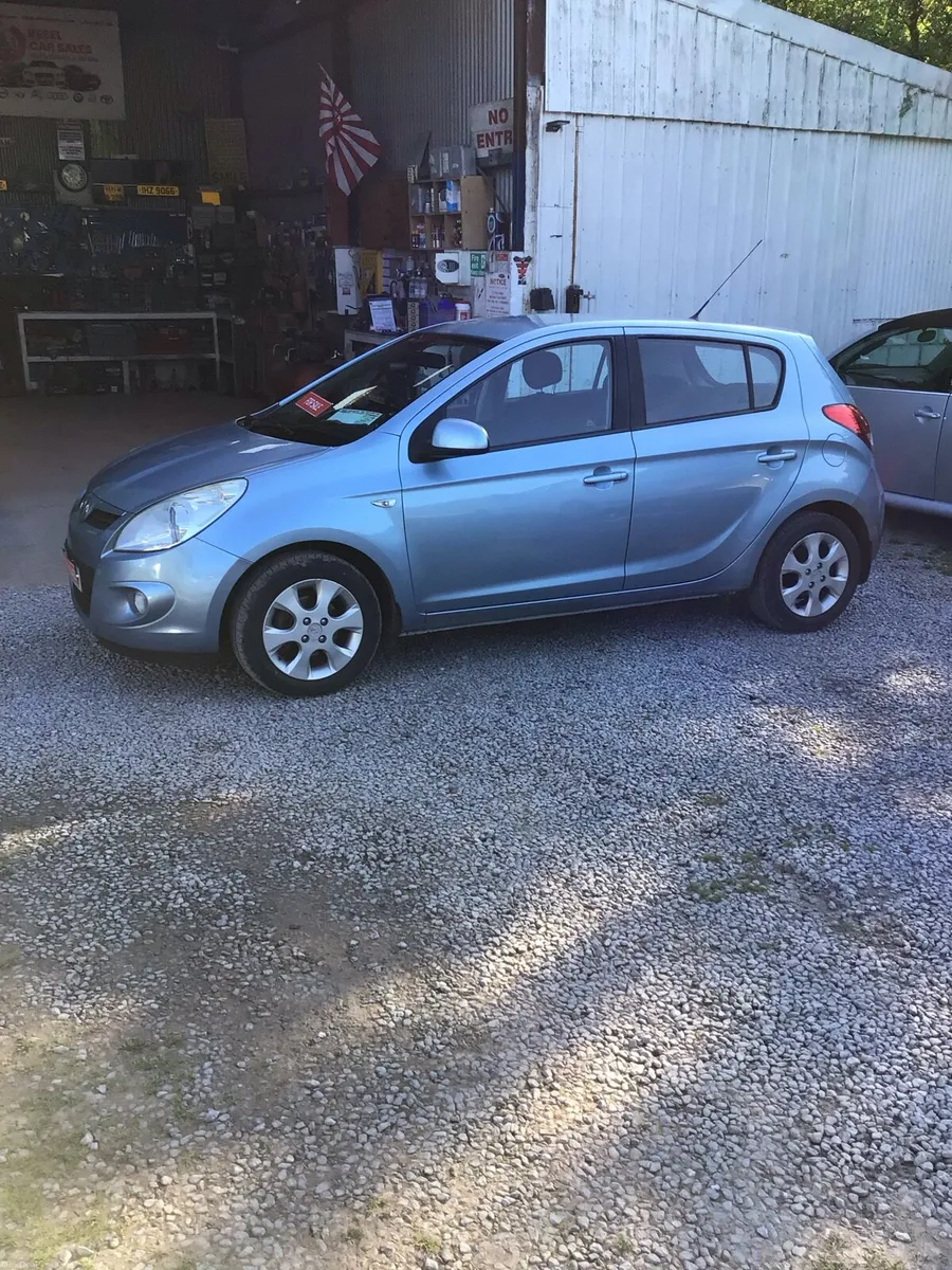 Car - Image 3