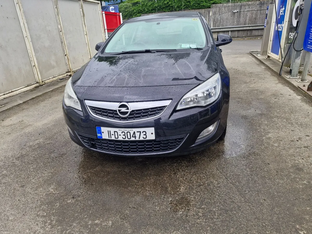 OPEL ASTRA 2011-- NCT---- LOW-- LOW MILEAGE - Image 3