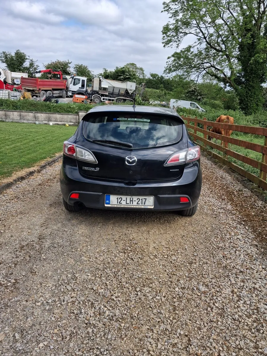 2012 mazada 3 - Image 2