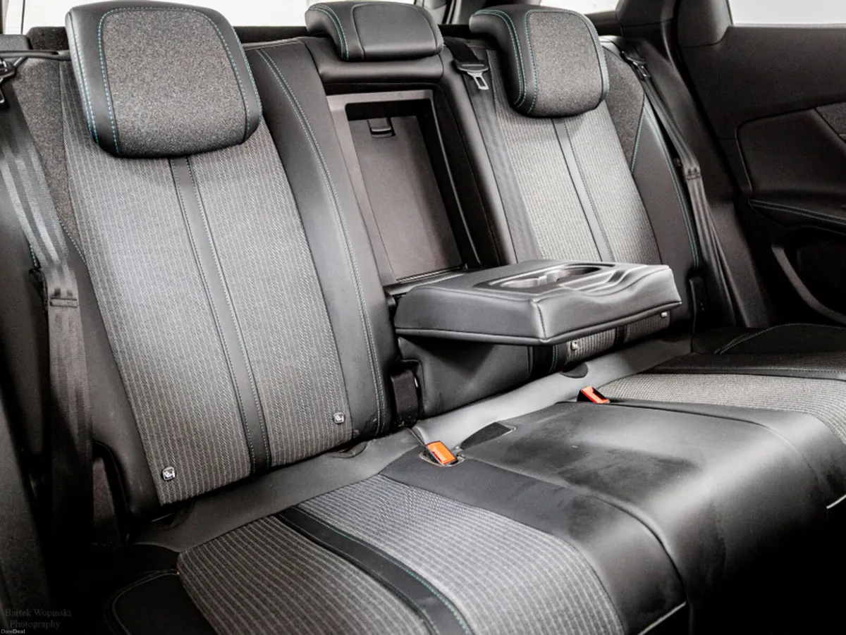 Peugeot 3008 Allure 1.5 Diesel 130HP - Image 4