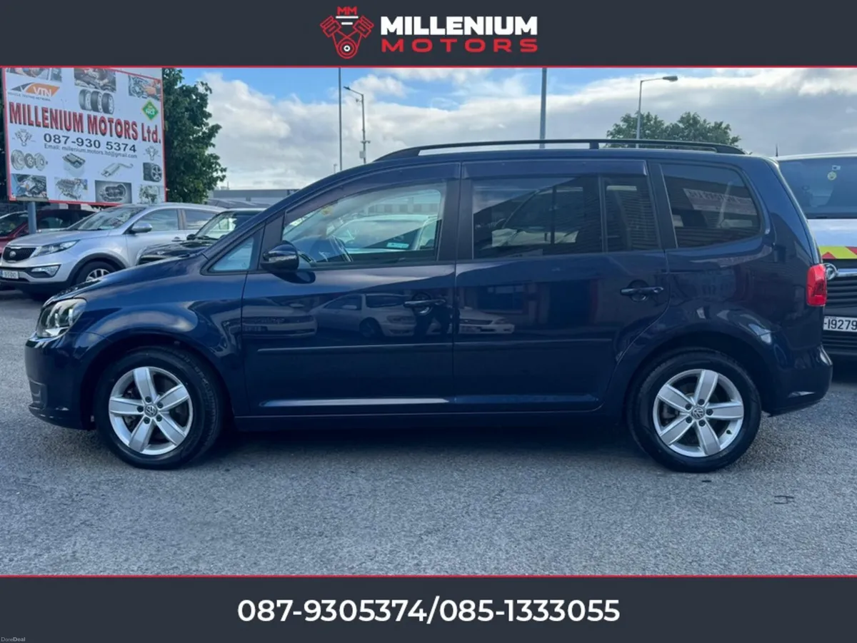 Volkswagen Touran 30KMS//LIKE NEW//AUTO//7 SEATER/ - Image 5