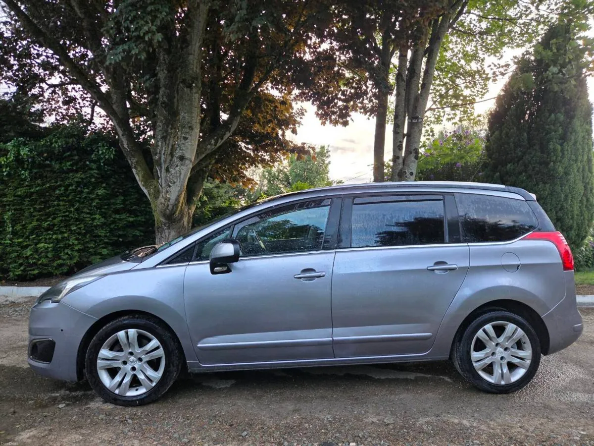 2015 PEUGEOT 5008 - Image 1