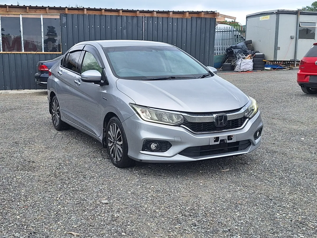 2017 Honda grace Hybrid *Top Spec* - Image 2