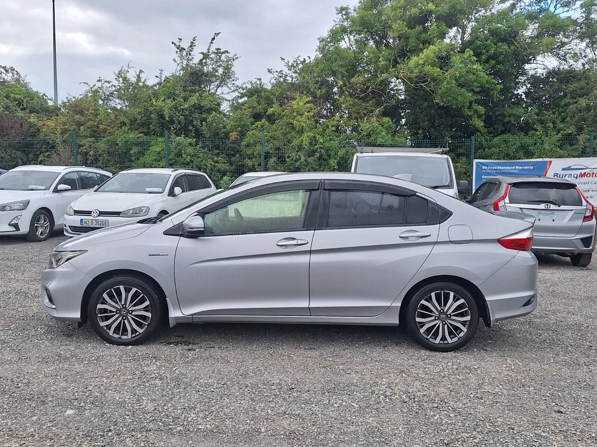 2017 Honda grace Hybrid *Top Spec* - Image 4