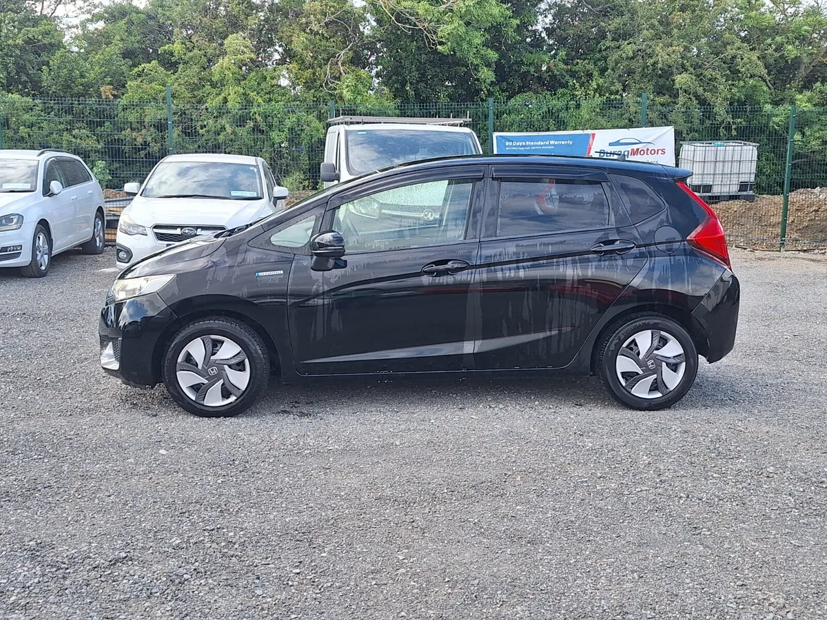 2014 Honda fit Hybrid - Image 4
