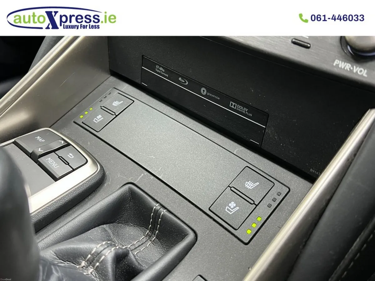 Lexus IS 2.5 Hybrid VERSION L, Reversing camera - Image 4