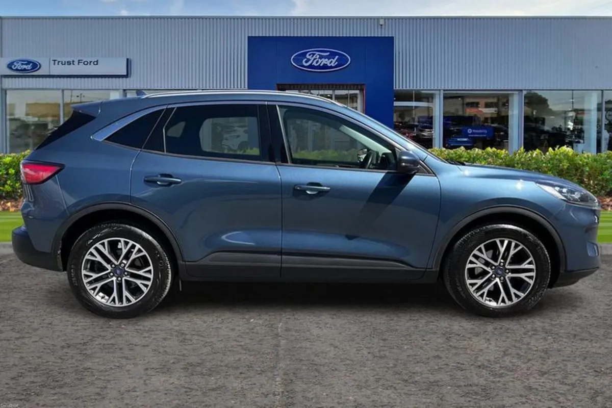 Ford Kuga 1.5T EcoBoost Titanium Edition SUV 5dr P - Image 3