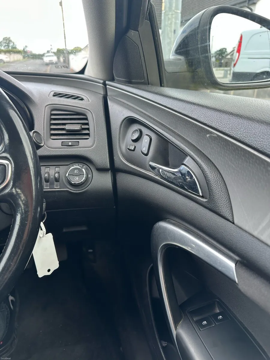 Opel Insignia 2550€ New nct and tax 5 monts - Image 4
