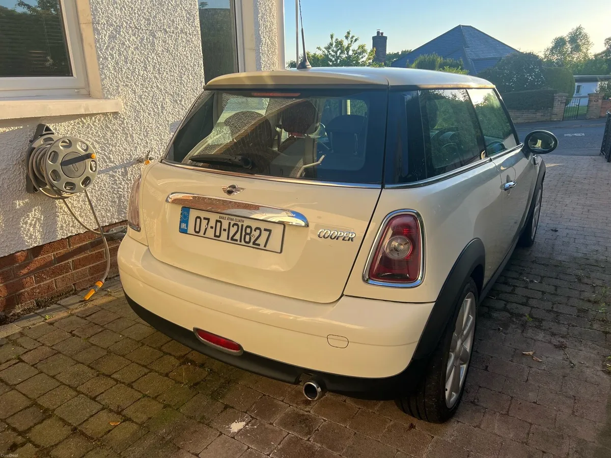 Mini Cooper - Image 2